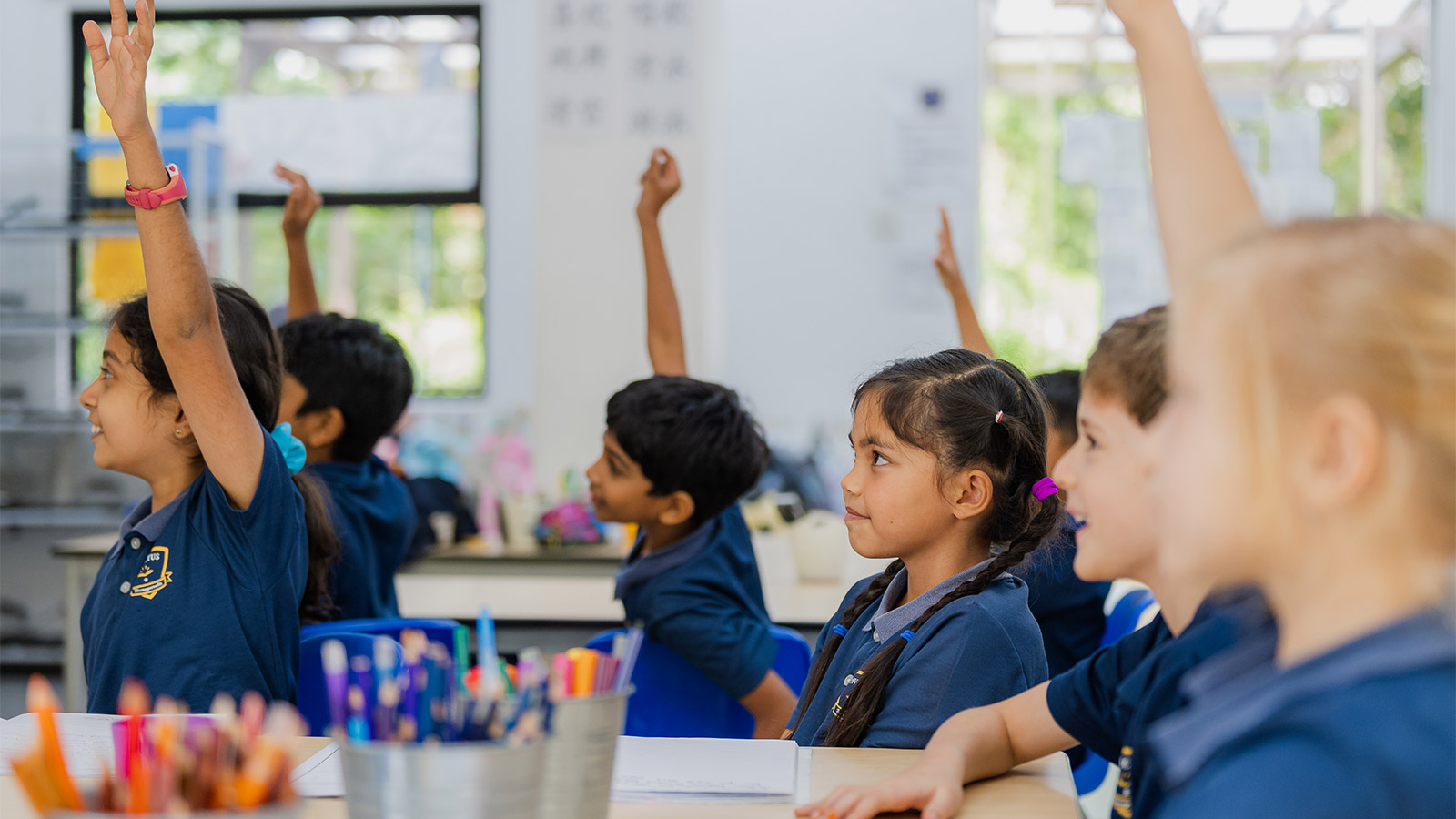 invictus_phnompenh_classroom_raisehands.jpg